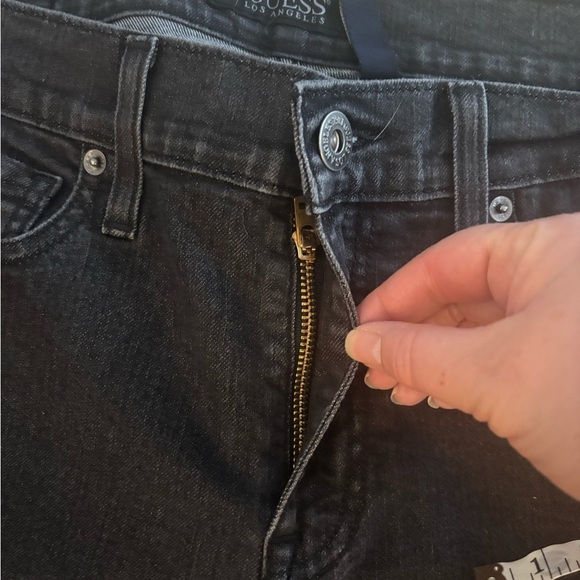 Guess low rise  black skinny jeans. 33x32 - Picture 5 of 10